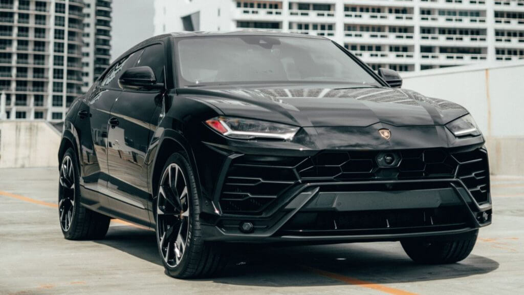 Lamborghini Urus (black)
