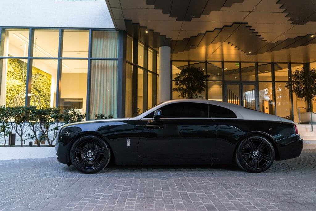 Rolls-Royce Wraith (black & grey) 2