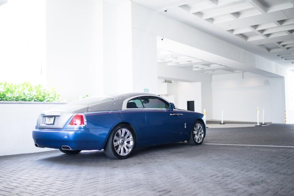 Rolls-Royce Wraith (blue) 3