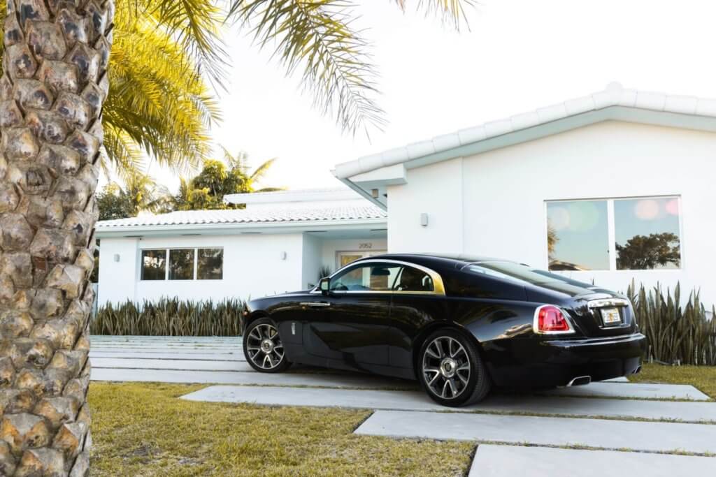 Rolls-Royce Wraith (black w/black)3